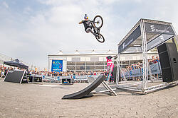 Bike-Show mit Danny MacAskill auf dem Caravan Salon